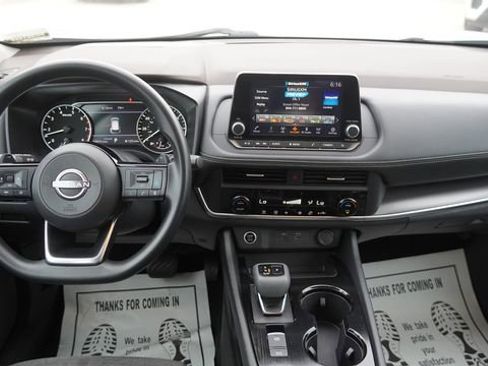 Used 2023 Nissan Rogue SV FWD image 15