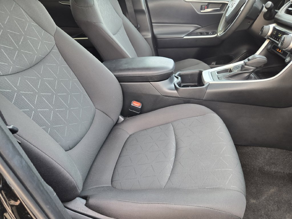 Used 2024 Toyota RAV4 XLE FWD image 11