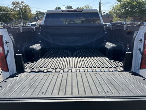 Used 2022 Chevrolet Silverado 1500 LT image 17