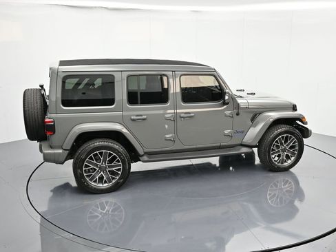 Used 2023 Jeep Wrangler Unlimited Sahara image 42