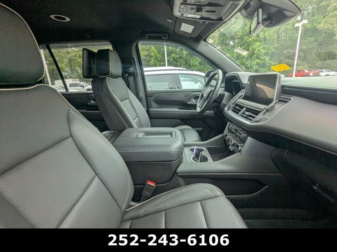 Used 2024 GMC Yukon SLT w/ SLT Luxury Package AWD/4WD image 11