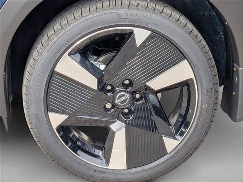 New 2026 Nissan Kicks SR image 9