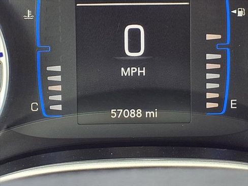 Certified 2024 Chrysler Voyager LX image 46