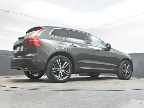 Used 2019 Volvo XC60 T6 Momentum w/ Multimedia Package AWD/4WD image 39