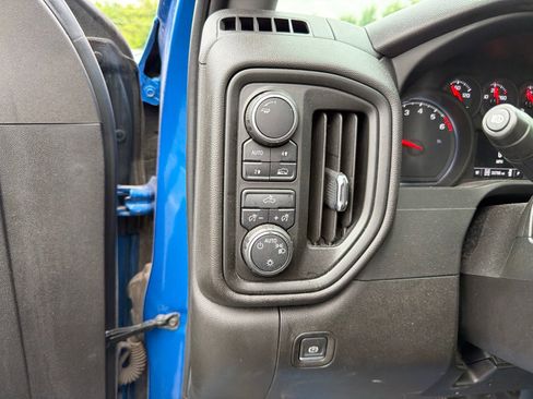 Used 2022 Chevrolet Silverado 1500 Custom AWD/4WD image 13