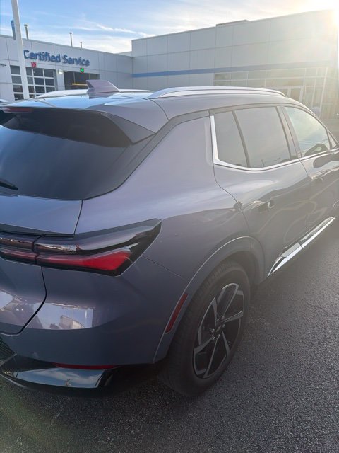 Used 2024 Chevrolet Equinox EV LT FWD image 6