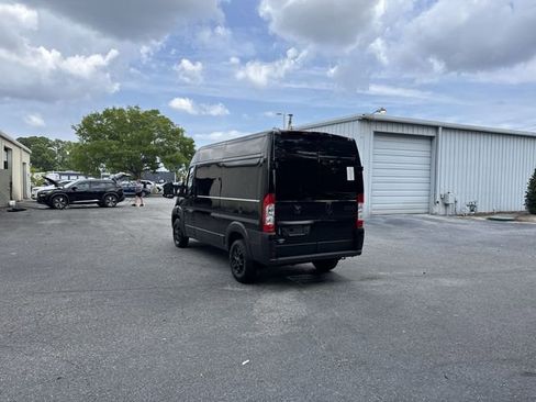 Used 2023 RAM ProMaster 2500 w/ Black Appearance Package FWD image 7