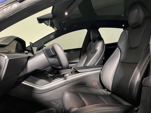 Used 2022 Tesla Model S Plaid image 18