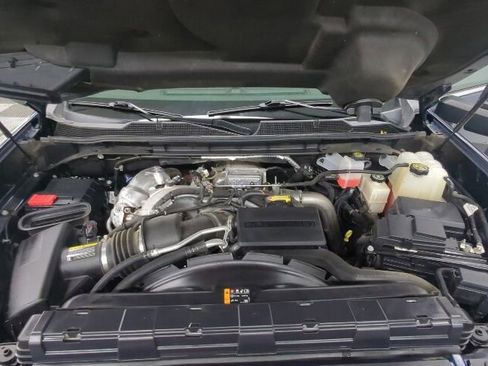 Used 2022 Chevrolet Silverado 2500 LTZ w/ LTZ Convenience Package AWD/4WD image 11