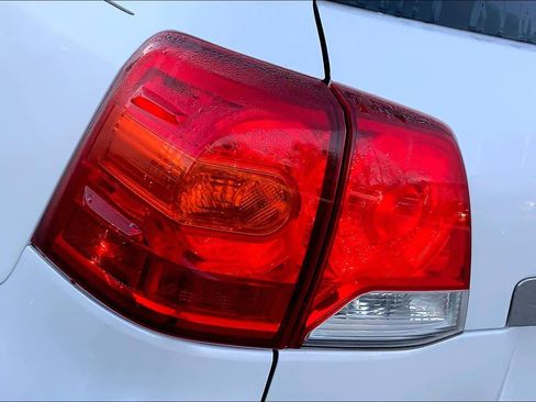 Used 2015 Toyota Land Cruiser image 29