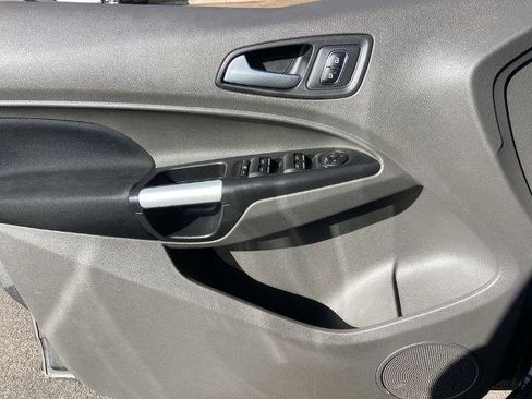 Used 2022 Ford Transit Connect XLT image 17
