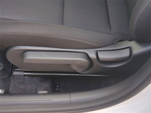 New 2026 Hyundai Kona SE image 18