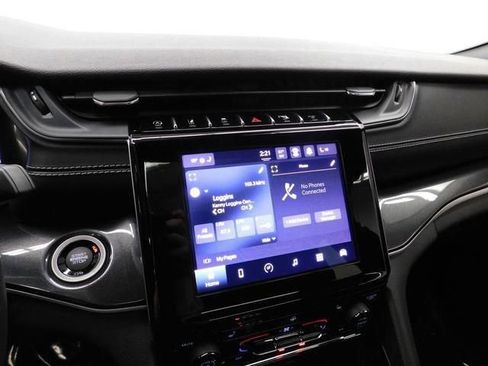 Used 2022 Jeep Grand Cherokee L Laredo image 33