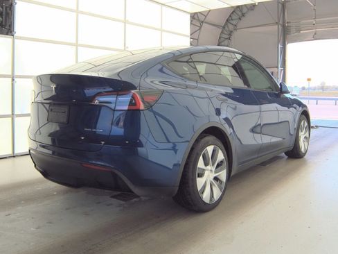 Used 2021 Tesla Model Y Long Range AWD/4WD image 4