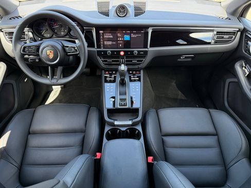 Used 2025 Porsche Macan AWD/4WD image 14