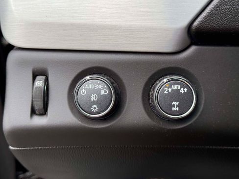 Used 2019 GMC Yukon SLE AWD/4WD image 18