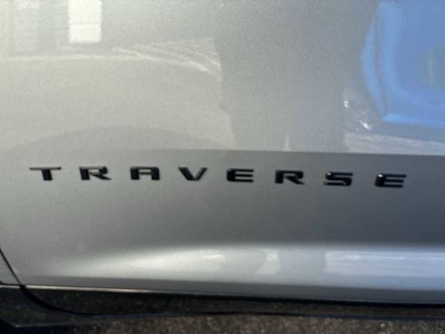 Certified 2025 Chevrolet Traverse RS image 33
