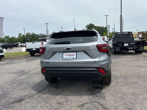 New 2026 Chevrolet Trax LT FWD image 4