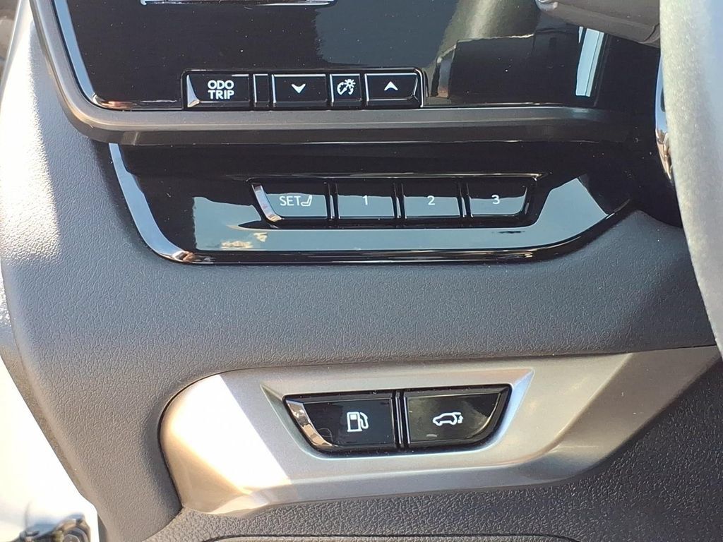 Used 2023 Lexus RX 350 Premium w/ Accessory Package AWD/4WD image 18
