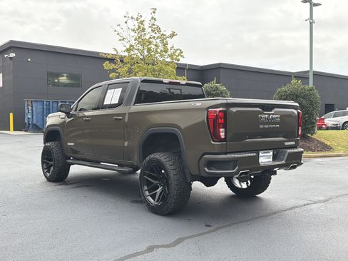 Used 2024 GMC Sierra 1500 Elevation w/ Preferred Package AWD/4WD image 16