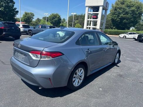 Used 2024 Toyota Corolla LE w/ LE Convenience Package FWD image 4