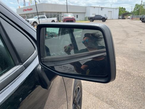 Used 2023 Chevrolet Silverado 1500 Custom image 36