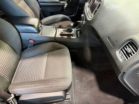 Used 2022 Dodge Charger SXT w/ Cold Weather Package image 25