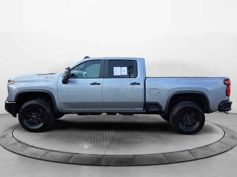 Used 2026 Chevrolet Silverado 2500 ZR2 AWD/4WD image 4