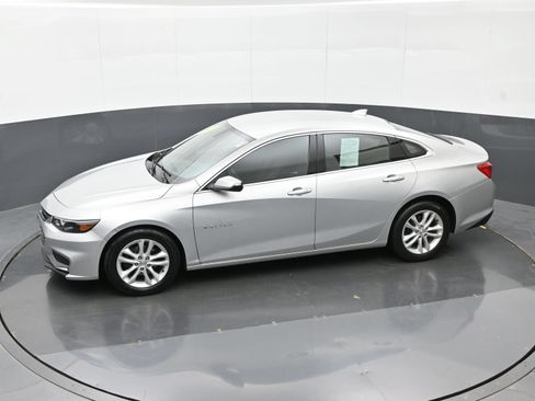 Used 2018 Chevrolet Malibu LT FWD image 31