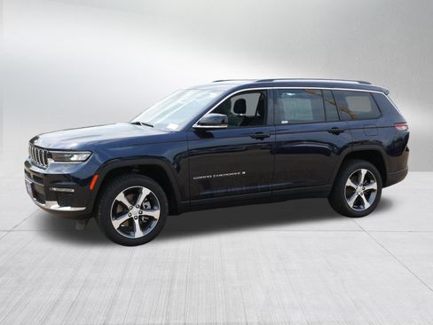 Used 2023 Jeep Grand Cherokee L Limited AWD/4WD image 3