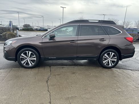 Used 2019 Subaru Outback 3.6R Limited w/ Popular Package #2 image 4