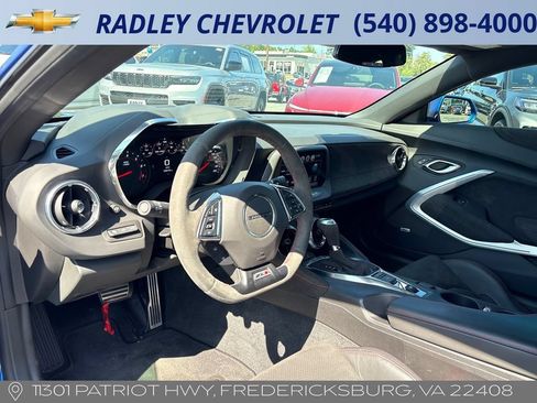 Used 2018 Chevrolet Camaro ZL1 RWD image 4