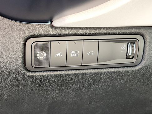 New 2026 Chevrolet Equinox EV LT image 13