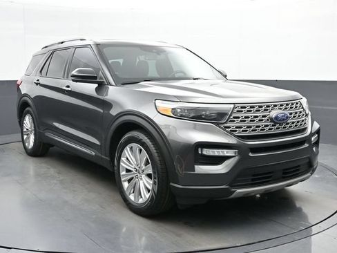 Used 2020 Ford Explorer Limited RWD image 2