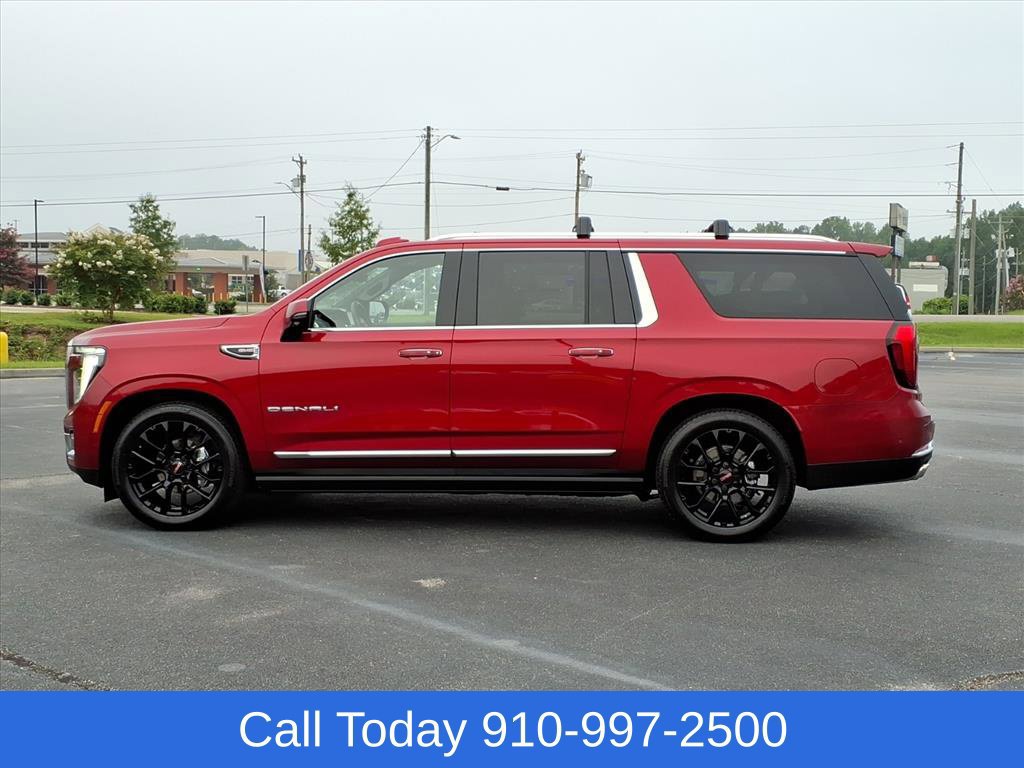 Used 2026 GMC Yukon XL Denali w/ Denali Reserve Package AWD/4WD image 3