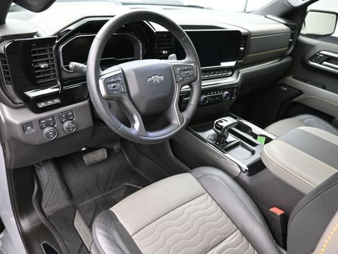 Used 2024 Chevrolet Silverado 1500 ZR2 w/ Technology Package image 21