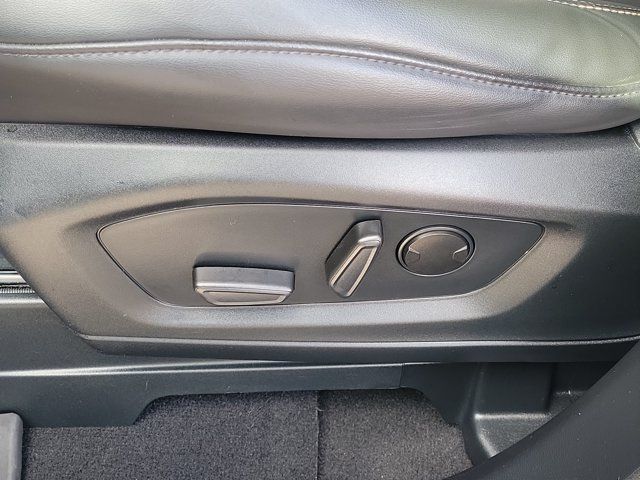 Used 2024 Ford Explorer XLT w/ Equipment Group 202A RWD image 20