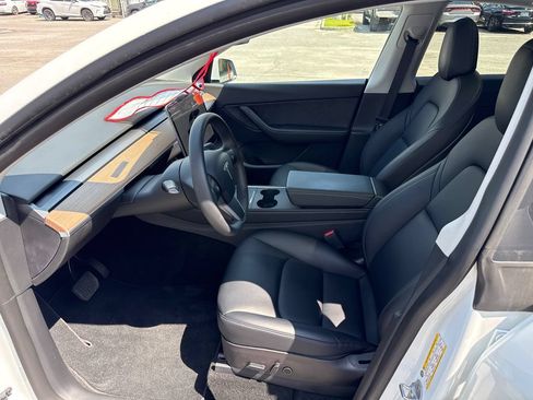 Used 2022 Tesla Model Y Long Range AWD/4WD image 9