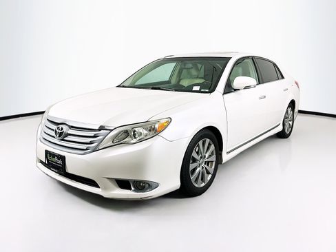 Used 2012 Toyota Avalon Limited image 3