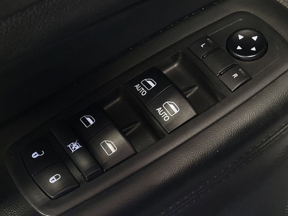 Used 2018 Jeep Grand Cherokee Laredo AWD/4WD image 27