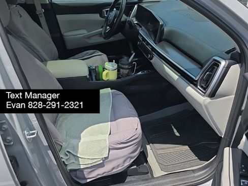 Used 2024 Kia Sorento S w/ Panoramic Sunroof Package FWD image 10