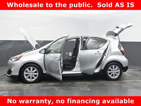 Used 2017 Toyota Prius C Two image 41