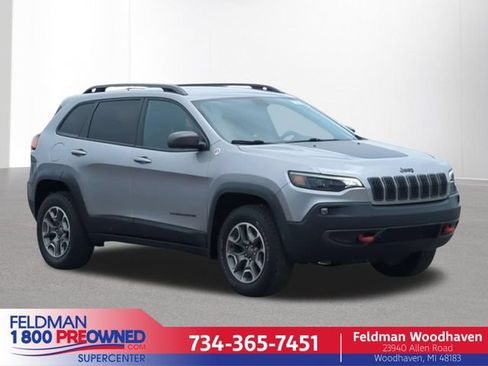 Used 2020 Jeep Cherokee Trailhawk w/ Cold Weather Group AWD/4WD image 1