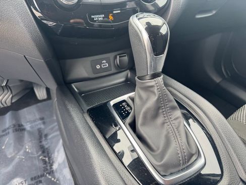 Used 2022 Nissan Rogue Sport SV AWD/4WD image 14