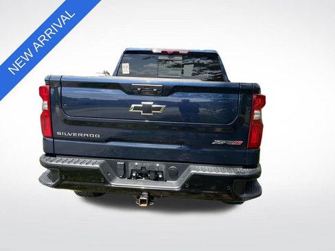 Used 2023 Chevrolet Silverado 1500 ZR2 w/ Technology Package AWD/4WD image 4