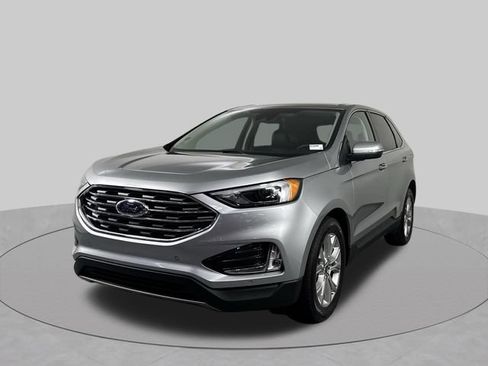 Used 2023 Ford Edge Titanium AWD/4WD image 2