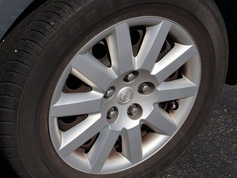 Used 2010 Chrysler Sebring Touring image 24