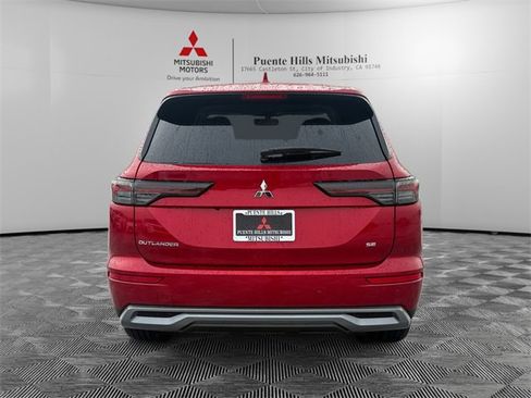 New 2026 Mitsubishi Outlander SE image 6