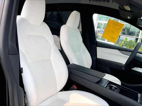 Used 2026 Tesla Model Y AWD image 7