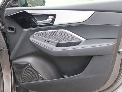 Used 2023 Acura MDX SH-AWD image 36